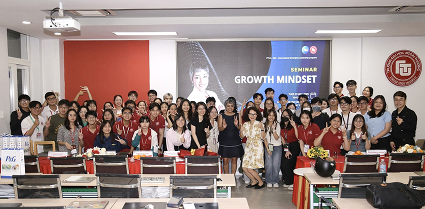 sinh-vien-co-so-ii-tham-du-hoi-thao-growth-mindset-10