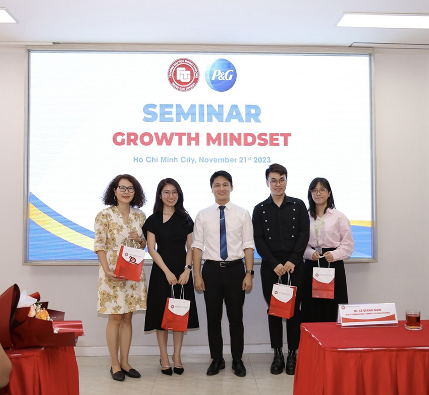 sinh-vien-co-so-ii-tham-du-hoi-thao-growth-mindset-2